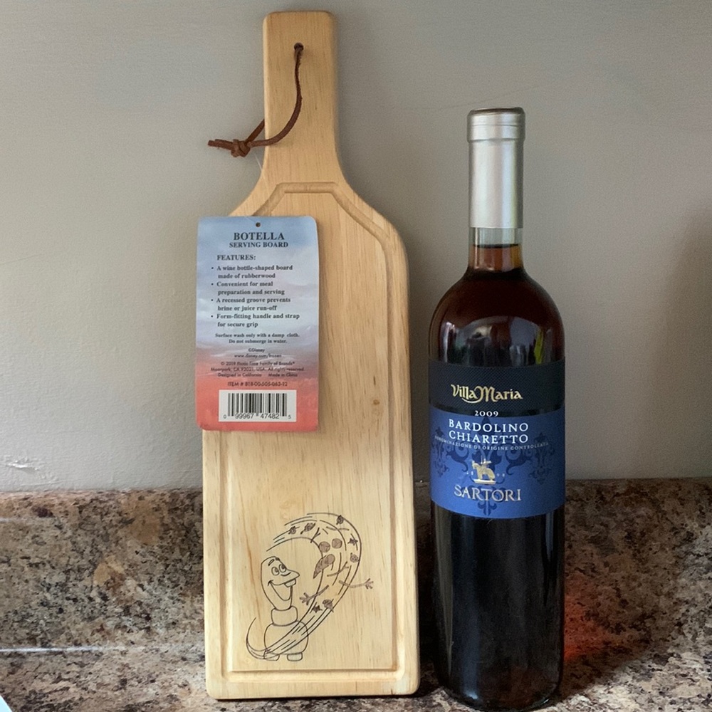 Frozen II Botella Serving Board - Rubberwood Olaf Themed Meal Prep Form Fitting